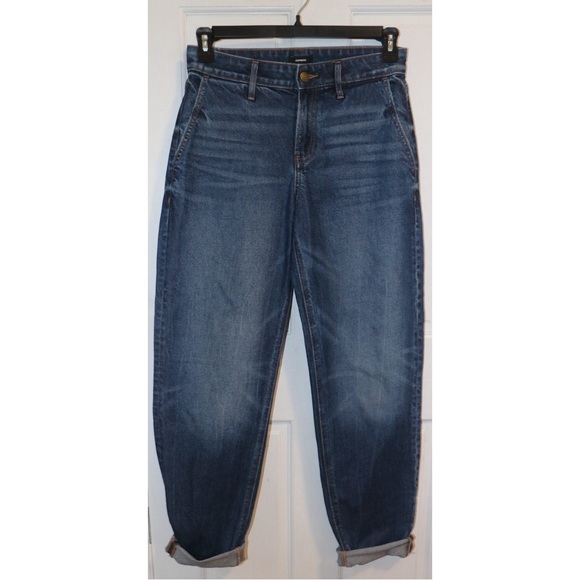 Express Women’s Relaxed Tapered Mid Rise Jeans - Picture 4 of 13